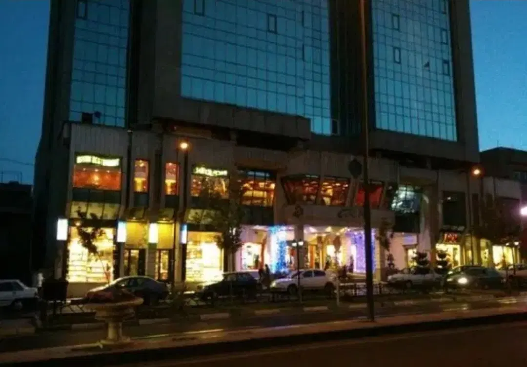 اجاره مغازه 170متر خیابان امام خمینی