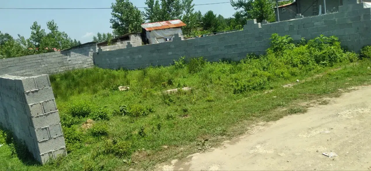 ۴۰۰متر زمین با کاربری مسکونی