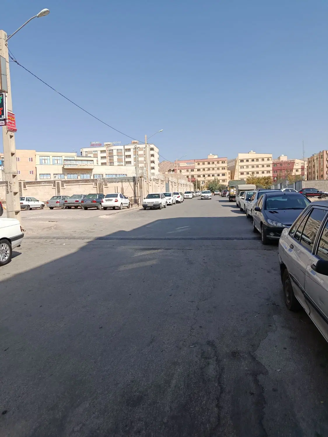 فروش واحد تجاری ۱۲۷ متری فازیک صدرا