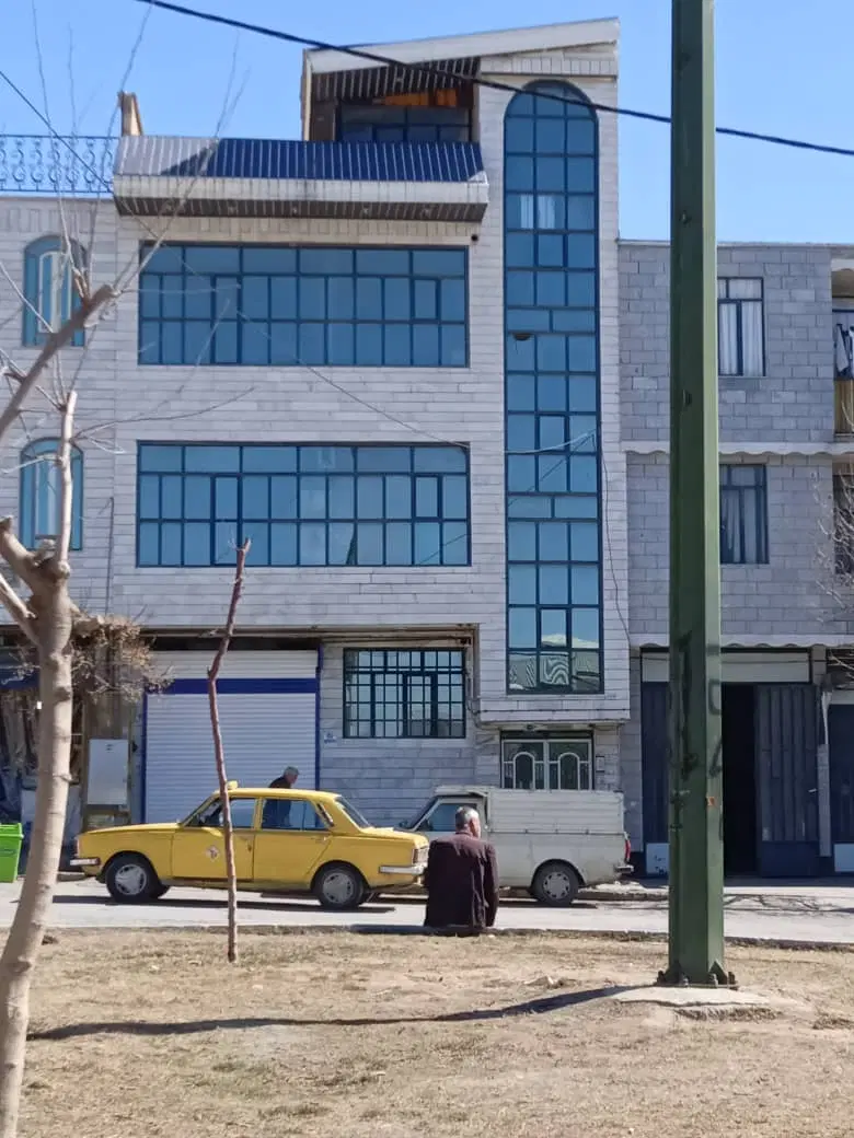 فروش زمین بر اصلی میدان بازگیر  اندیشه