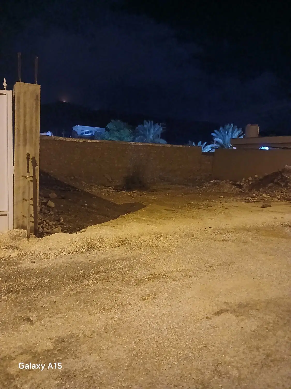 زمین مسکونی متری ۳ حسین آباد