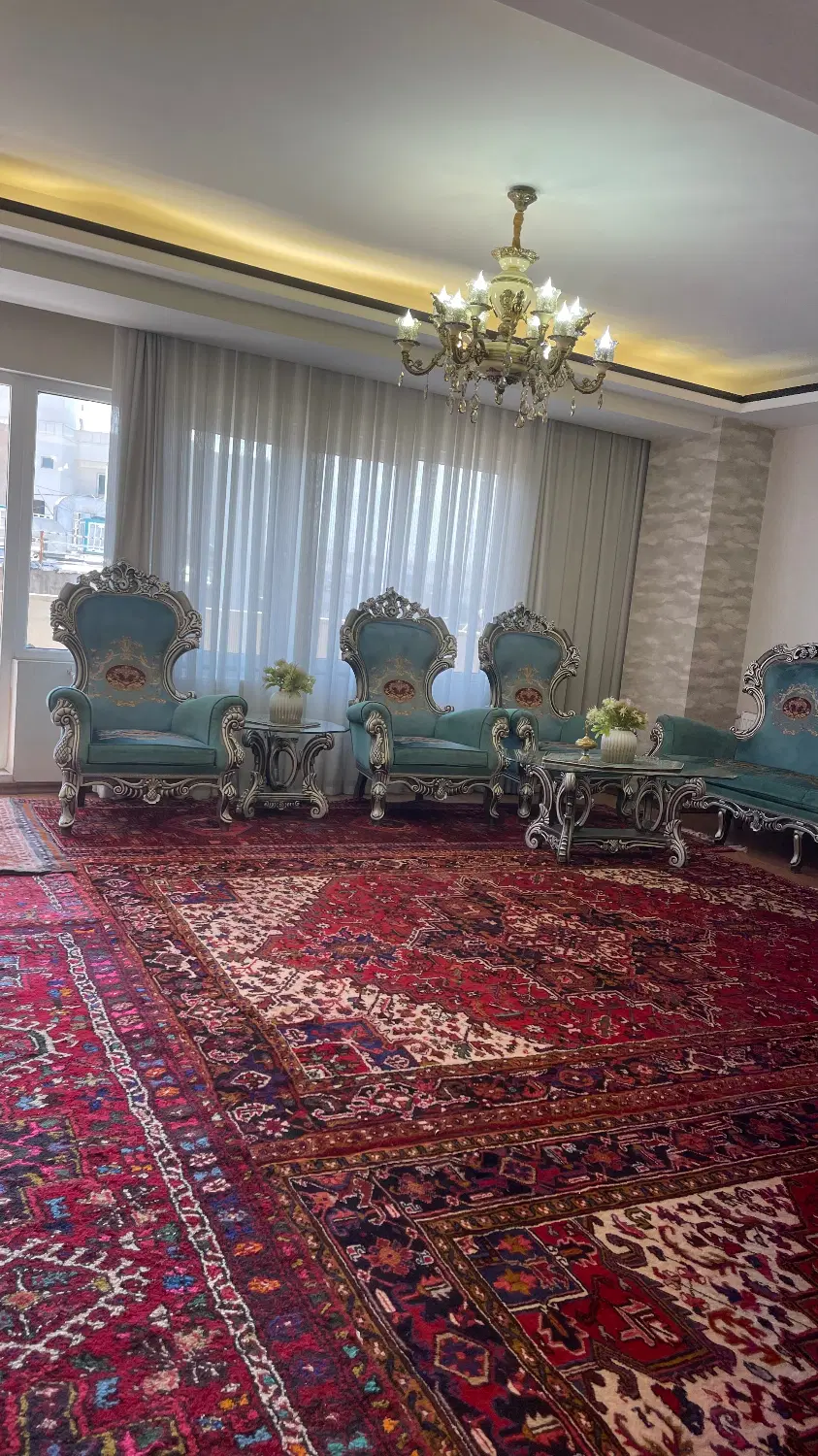 تک واحدی عالی