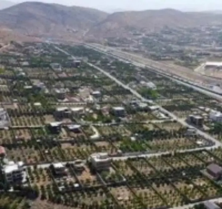 زمین ۲۰۰۰متر بر جاده کربال