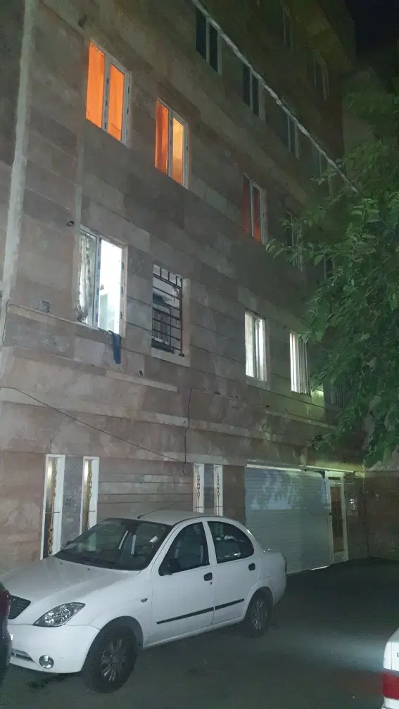 واحد مسکونی ۴۸ متری بلورسازی