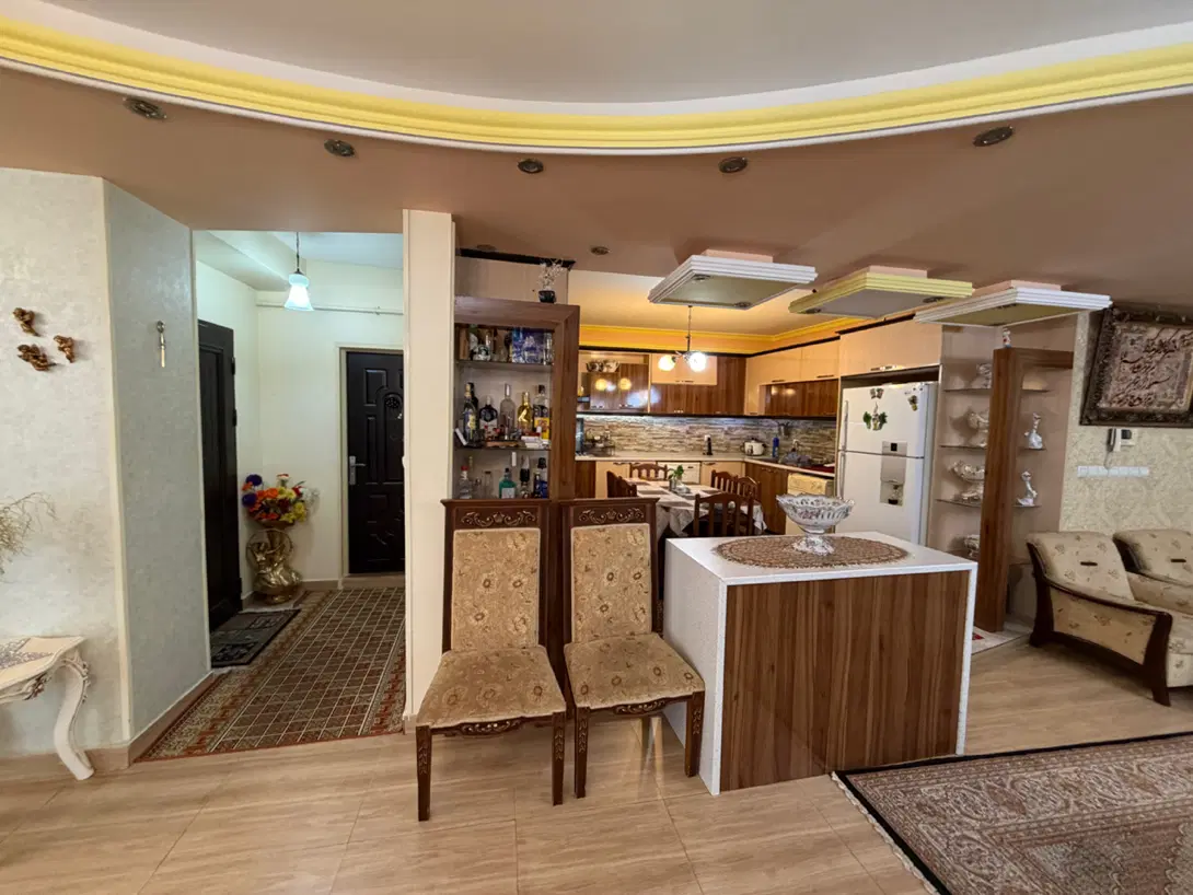 زعفرانیه ۱۸۵ متر سه خوابه سه نبش
