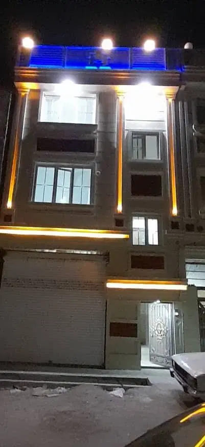 ۳طبقه ۲ واحد ۶۰ متری پارکینگ سقف ۴ متر