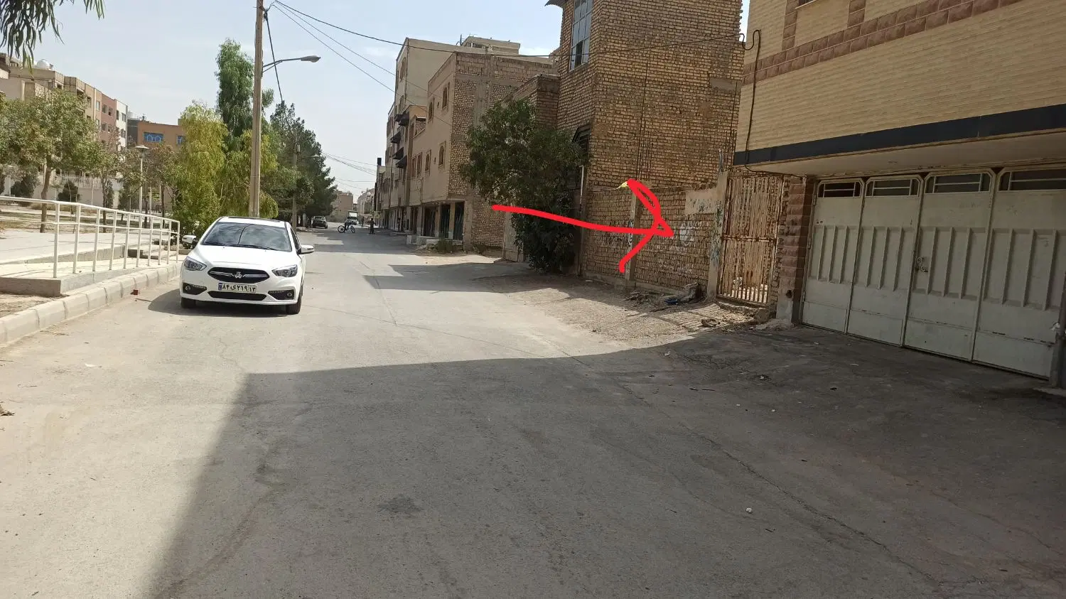 زمین جنوبی روبروی سیتی سنتر فدک
