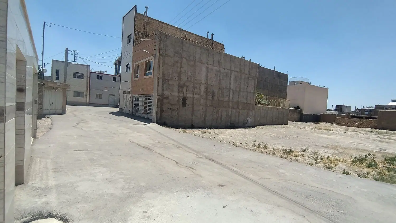 زمین مسکونی