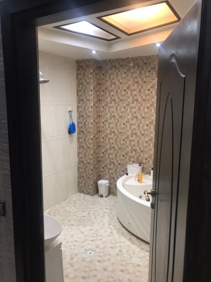 اجاره ورهن خانه ۲۲۰متری
