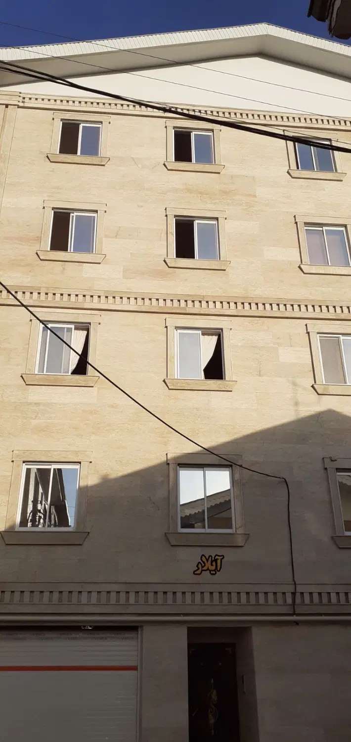 واحد ۱۰۰ متری سنددار