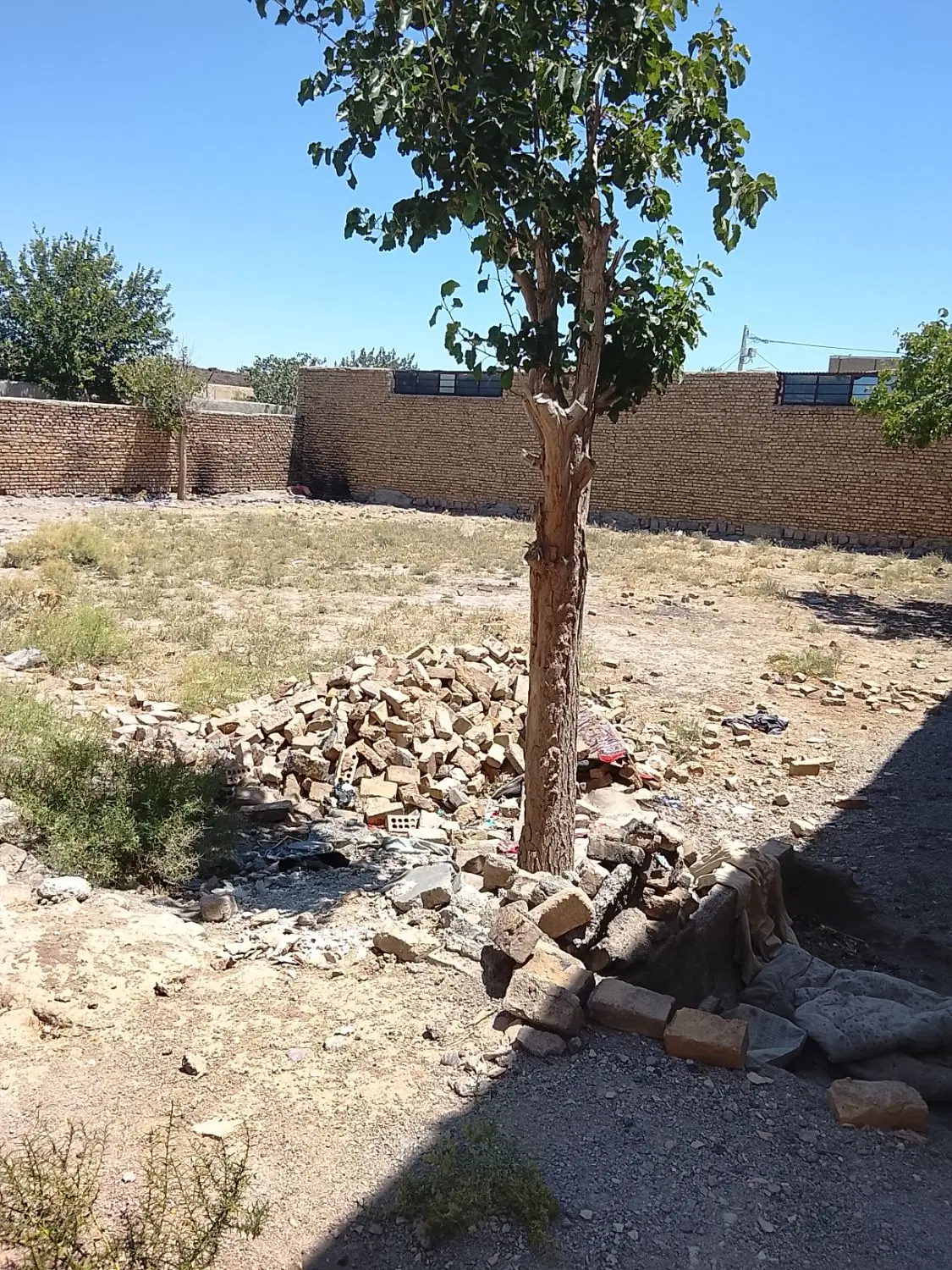 زمین حاجی یار برا انبار