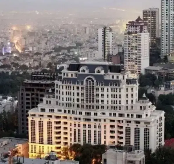 خانه ۱۰۰ متری تمیز آریا بالاترفشارقوی