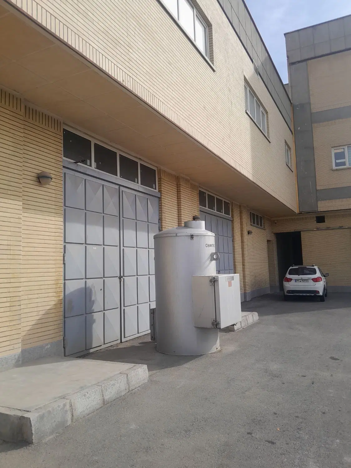 انبار ۲۰۰متری