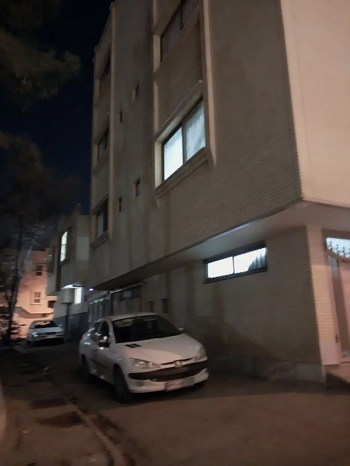 آپارتمان همکف درب مجزا