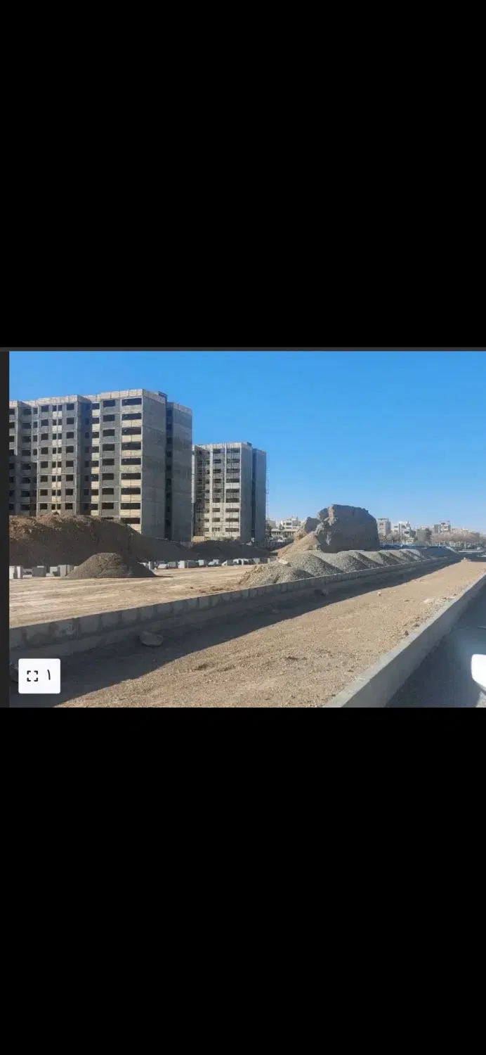 زمین نسیم یک شاهین شهر