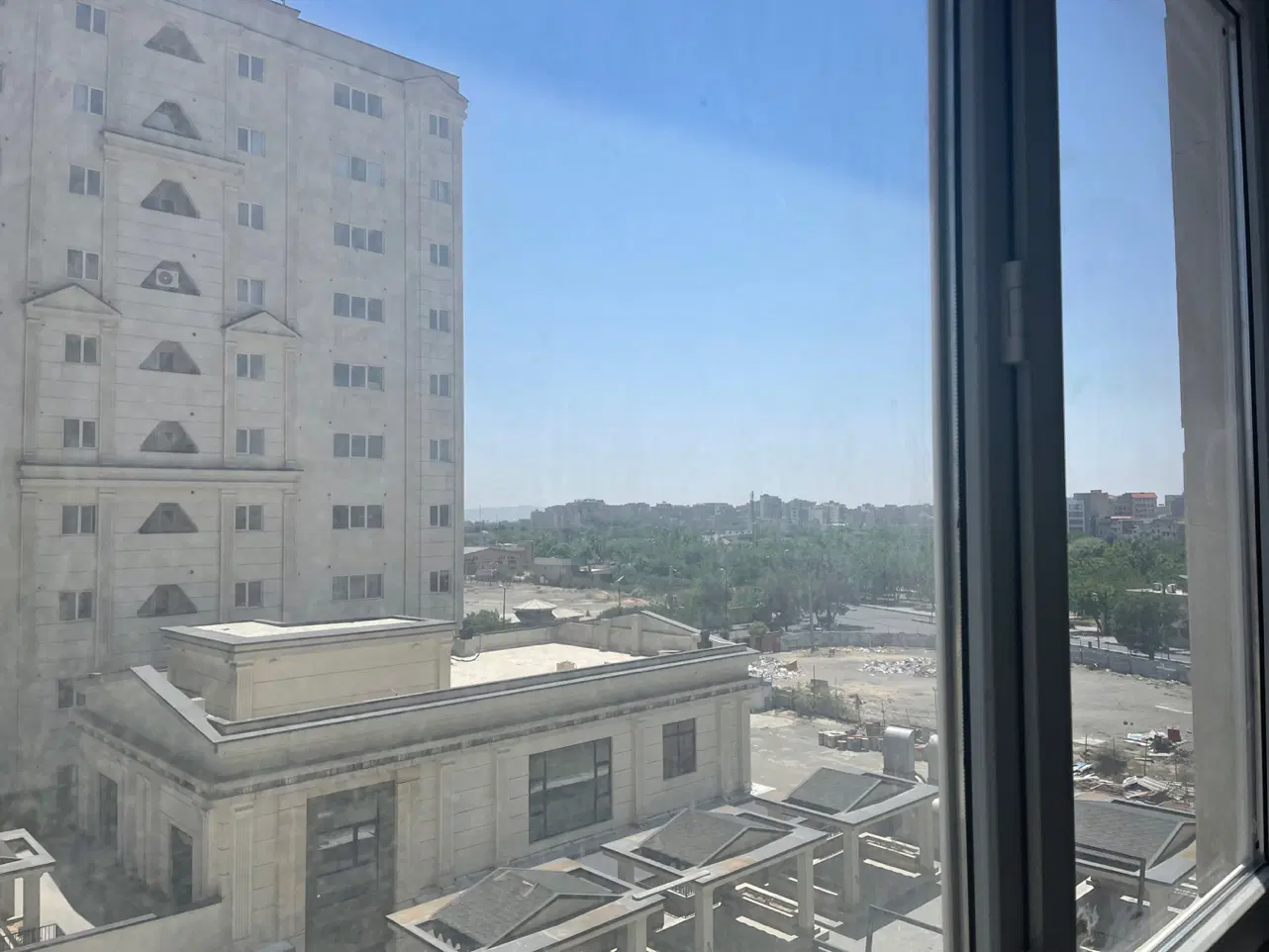 رهن واحد ۹۶ متری برج باران املاک باران