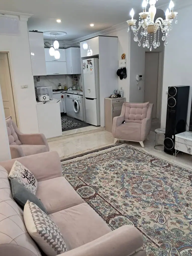 ۸۰ متر ۲ خواب پارکینگ دار