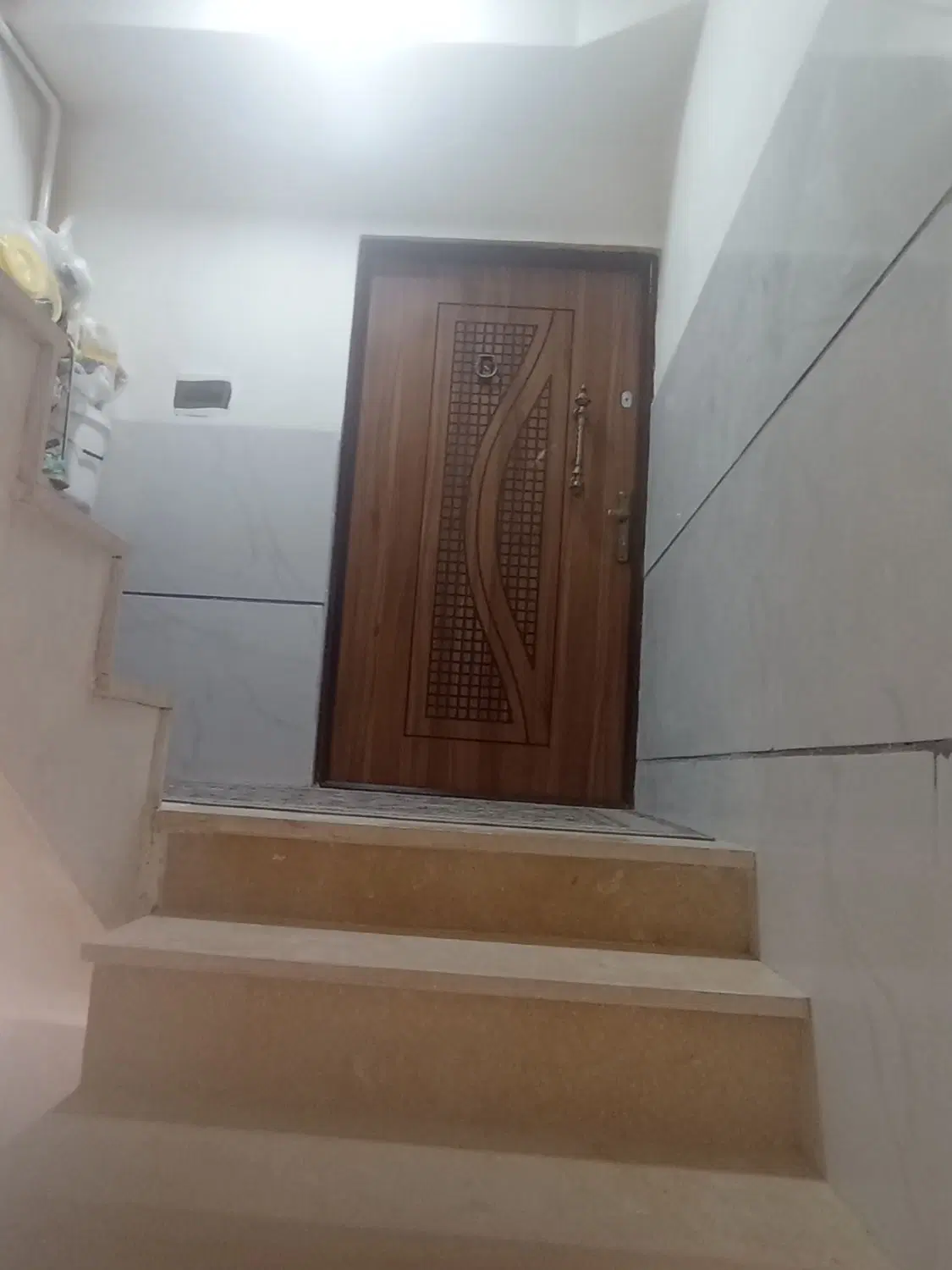 اجاره خانه 2خابه با پارکینگ واقع در24متری حسن اباد