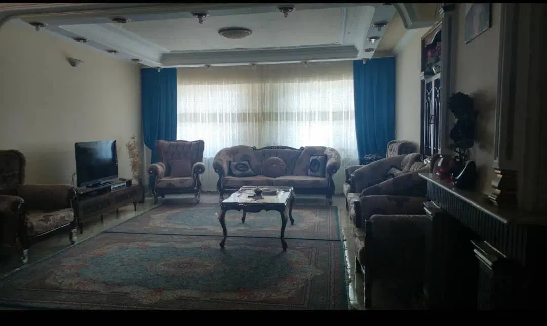 منزل مسکونی دو طبقه در شهرک ولیعصر