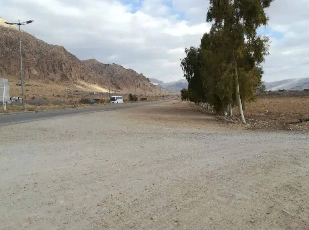 فروش زمین جنب کمربندی استهبان