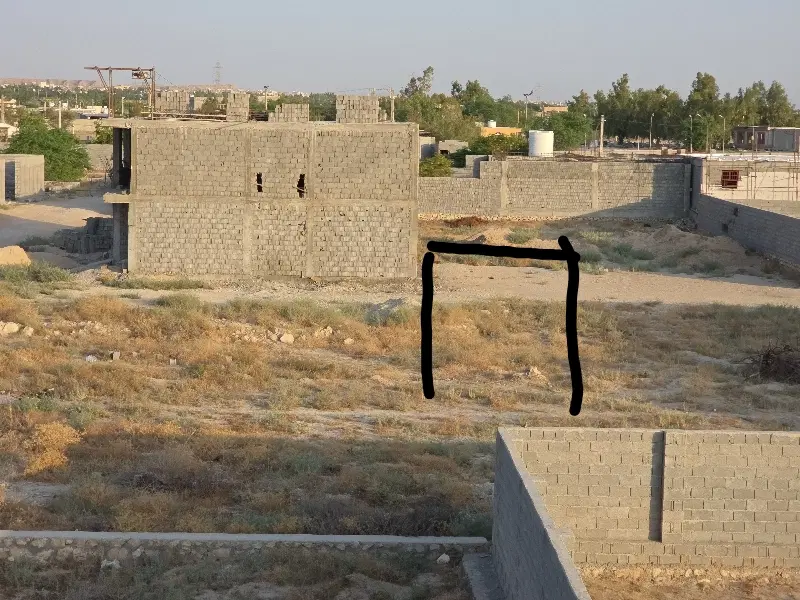 زمین ۱۸۵ متری گورک سادات