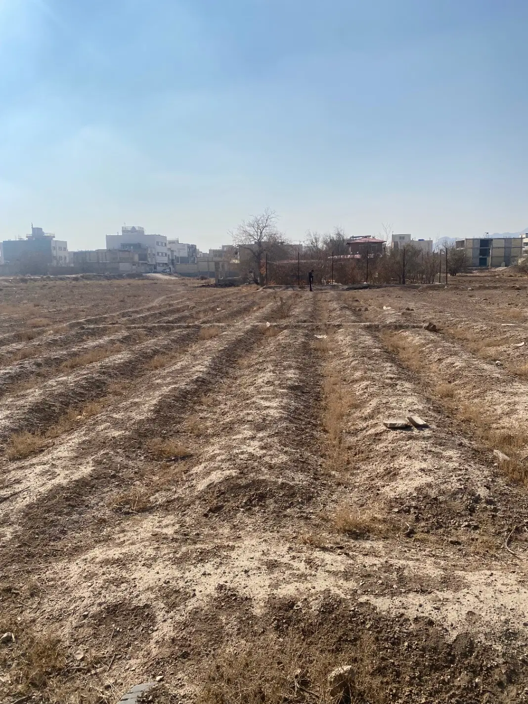 زمین ۴۰۰ متری سند دار