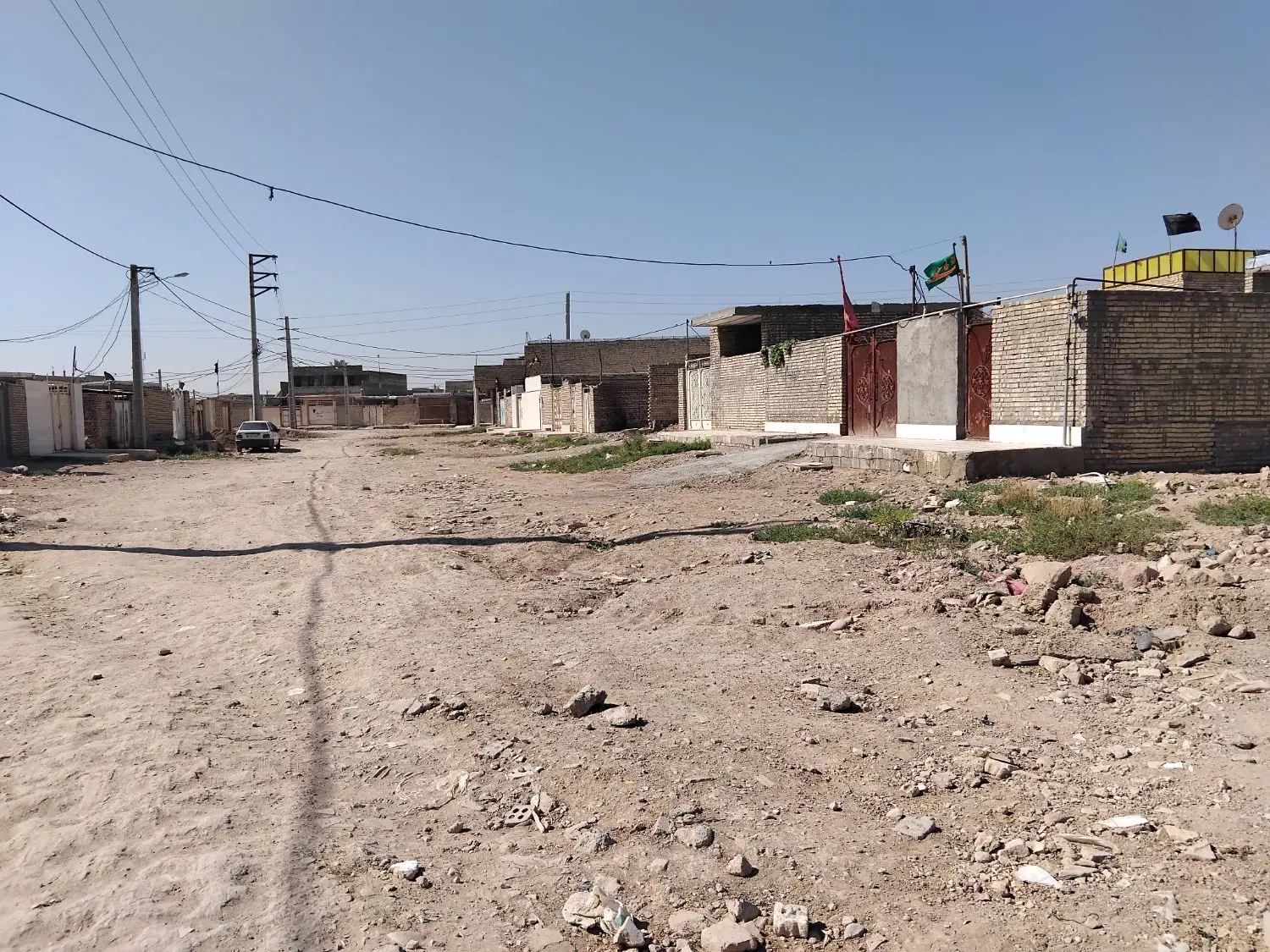 زمین در گلدشت ۲۵۰ متر