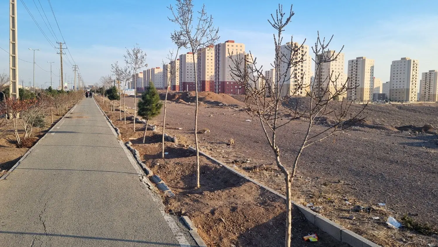 زمین  ۲۸۰ متر ی مسکونی ملایر حاج اباد