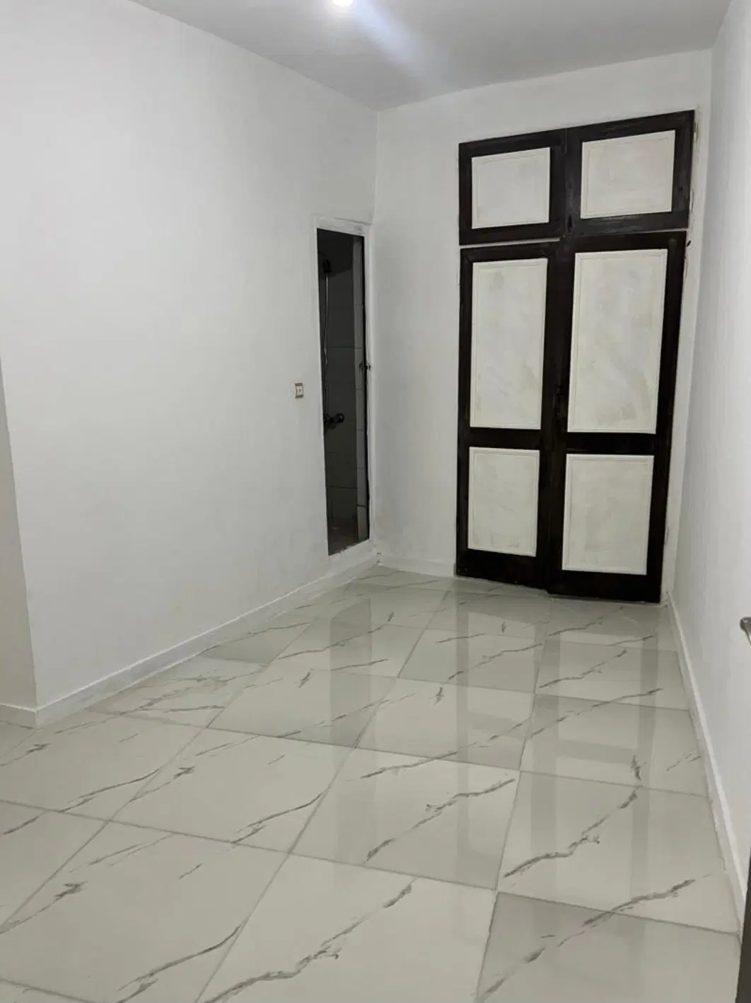 واجد 65 متری ، بر خیابان اصلی
