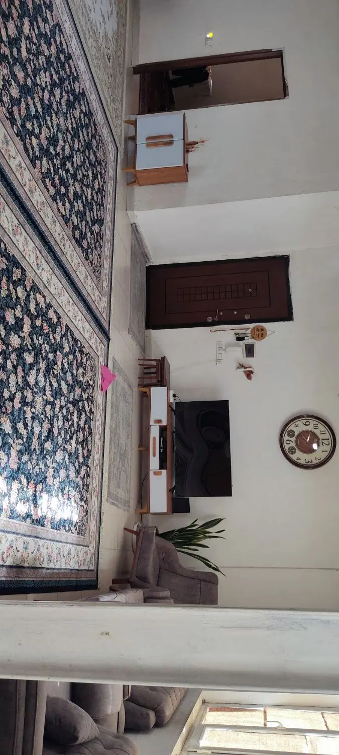 واحد دوم نوساز جلوی خیابان