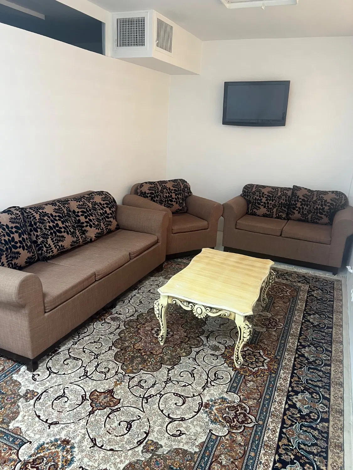 اپارتمان موقعیت اداری بر خیابان امام خمینی