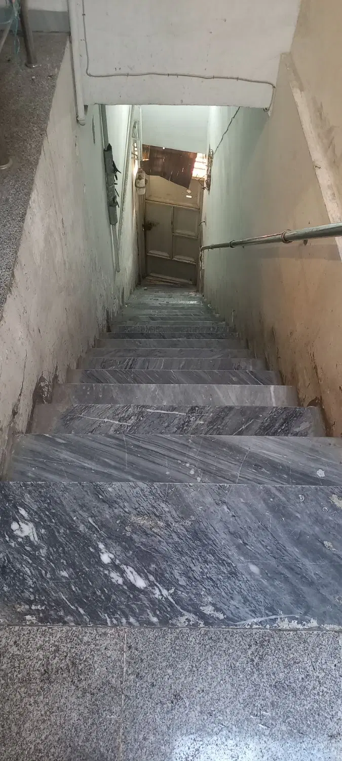رهن واحد ۸۰ متری خیابان اصلی منبع آب طبقه بالا