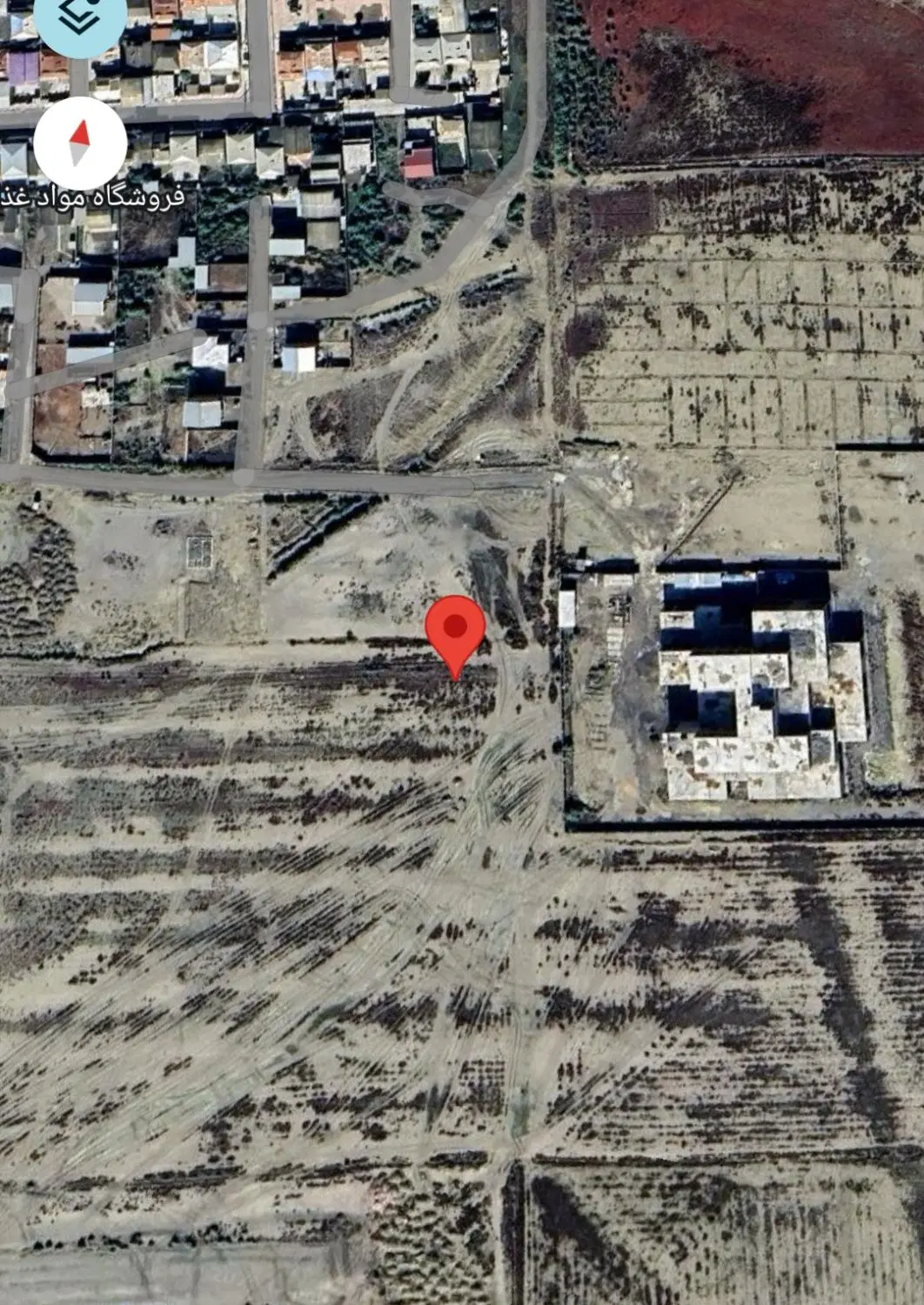 زمین کنار بیمارستان در حال ساخت