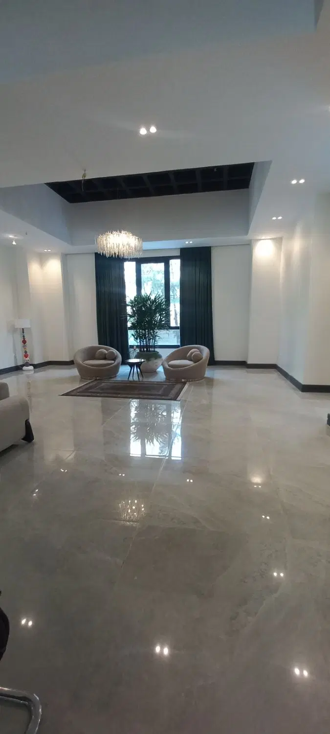 ۱۱۷ متر دوخواب نوساز لوکس لابی درخور تحسین