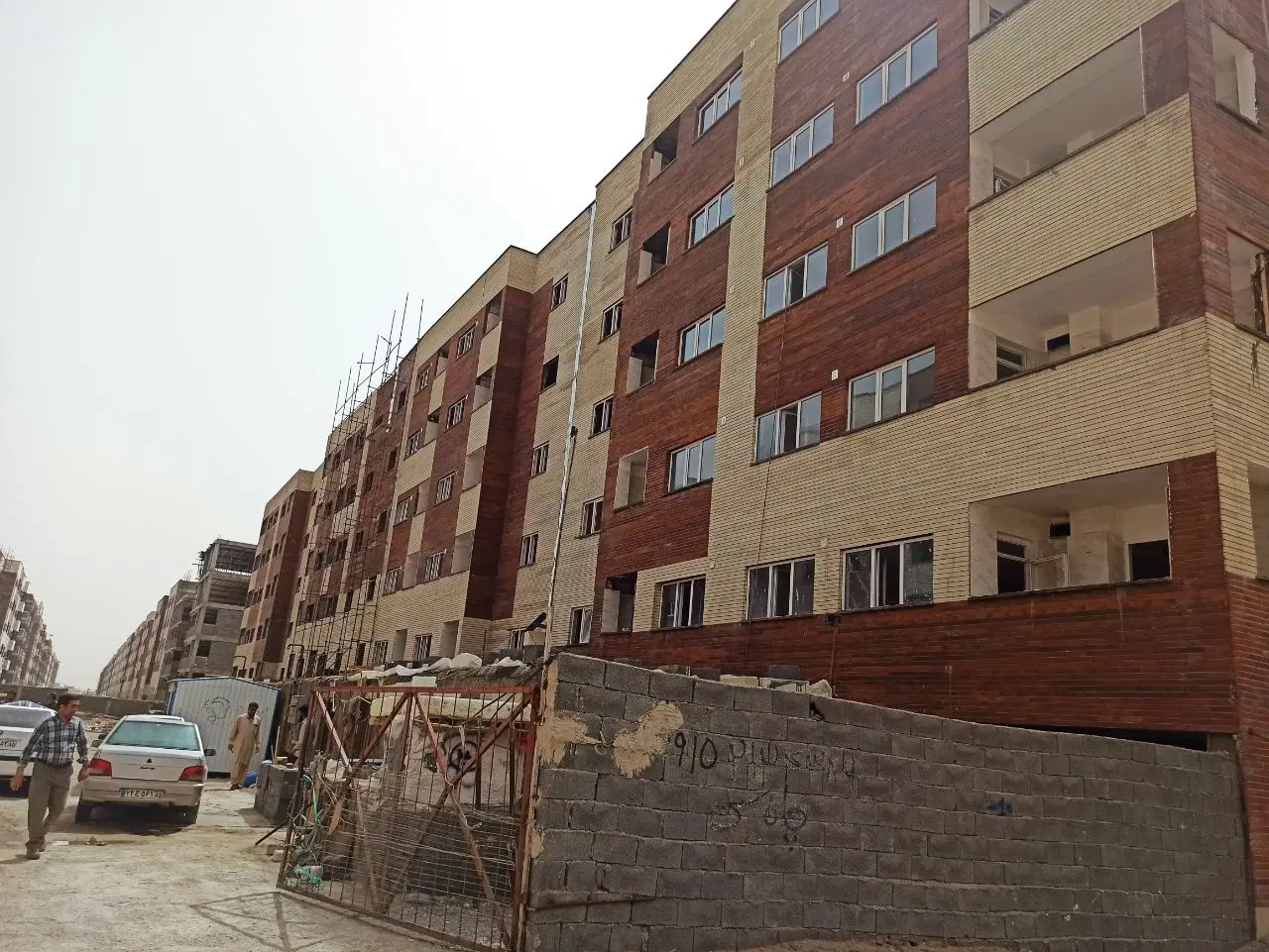 آپارتمان درحال ساخت(تفتان شهر)