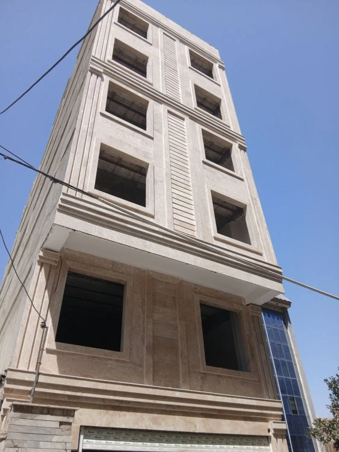 ۱۲۵ متر . تکواحدی دو کله . دوم شرقی