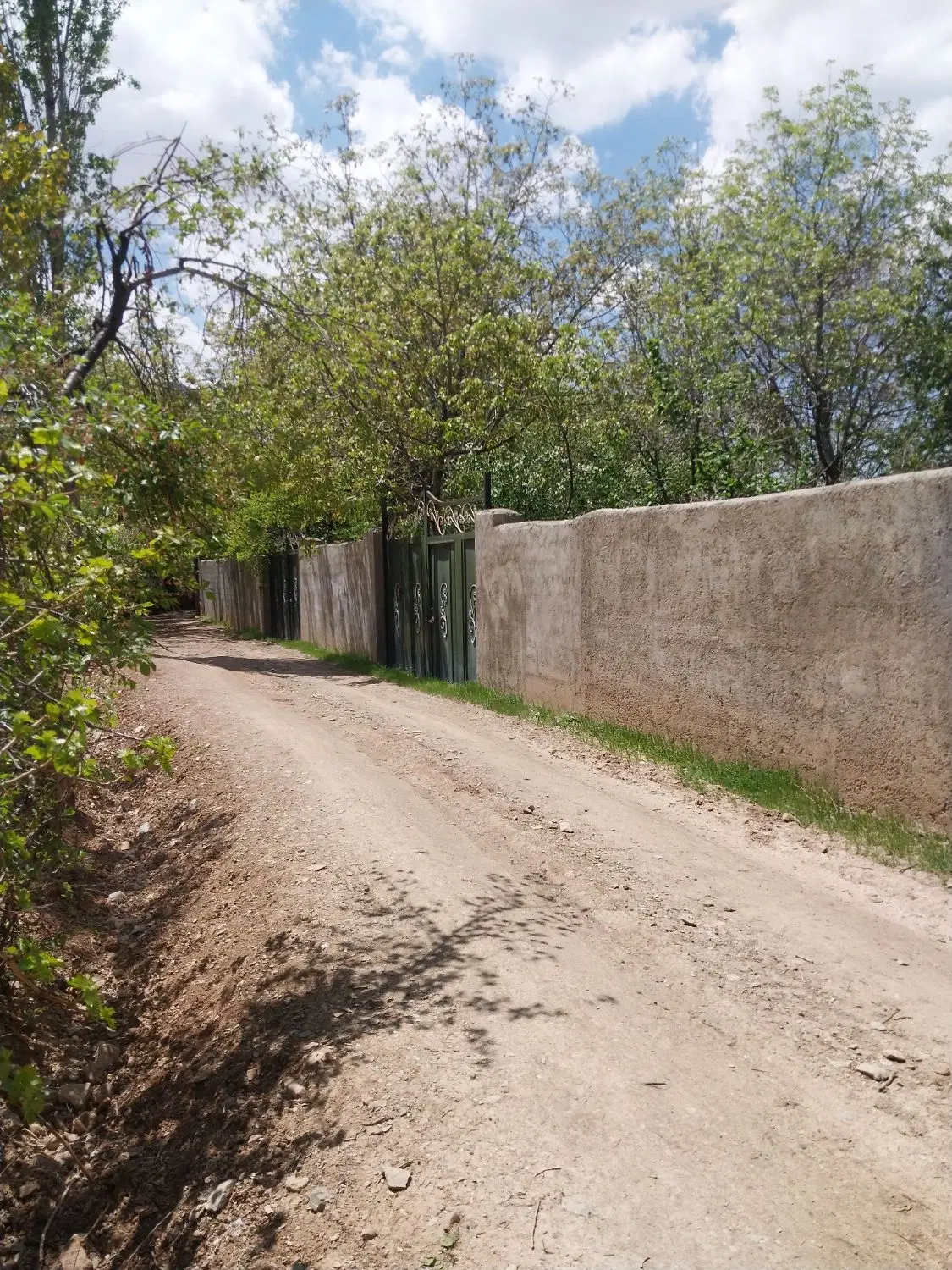 ۲۰۰متر باغچه لواسان بزرگ نیکنامده