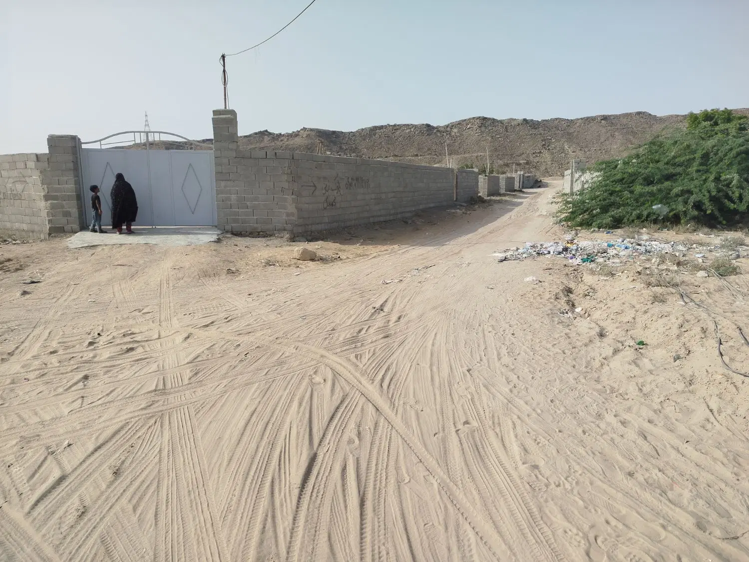 زمین حوت آباد. رو به دریا