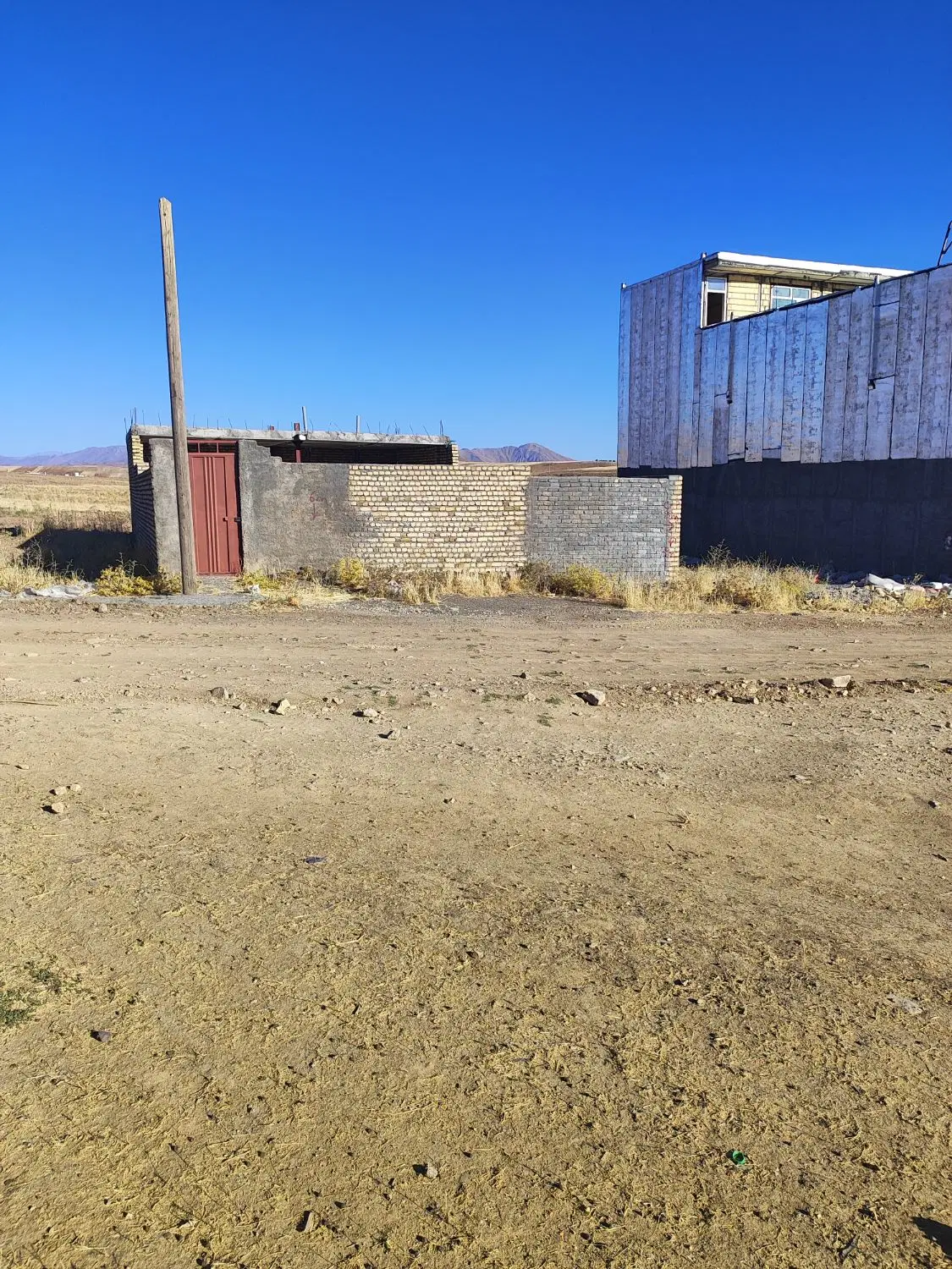 ساختمان نیمه کاره