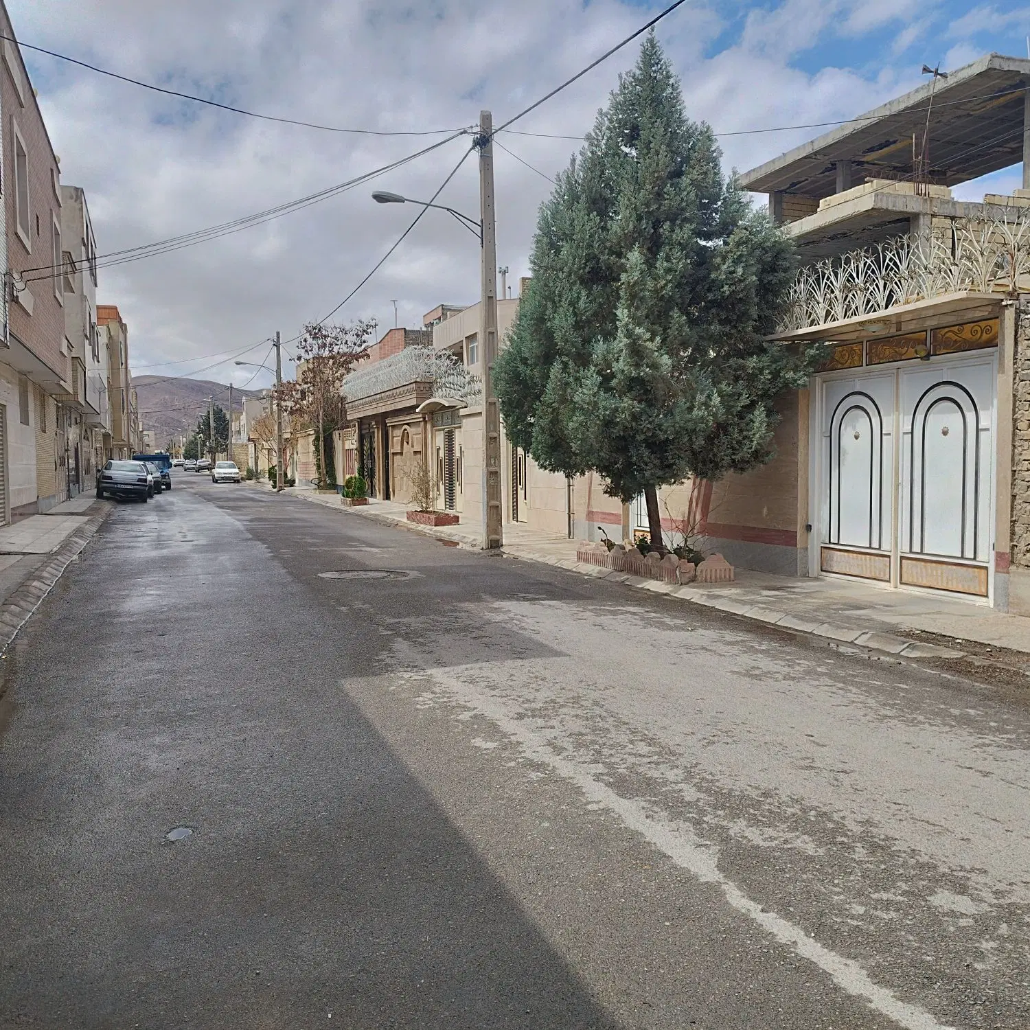 زمین مسکونی محله دو منظریه درب حیاط