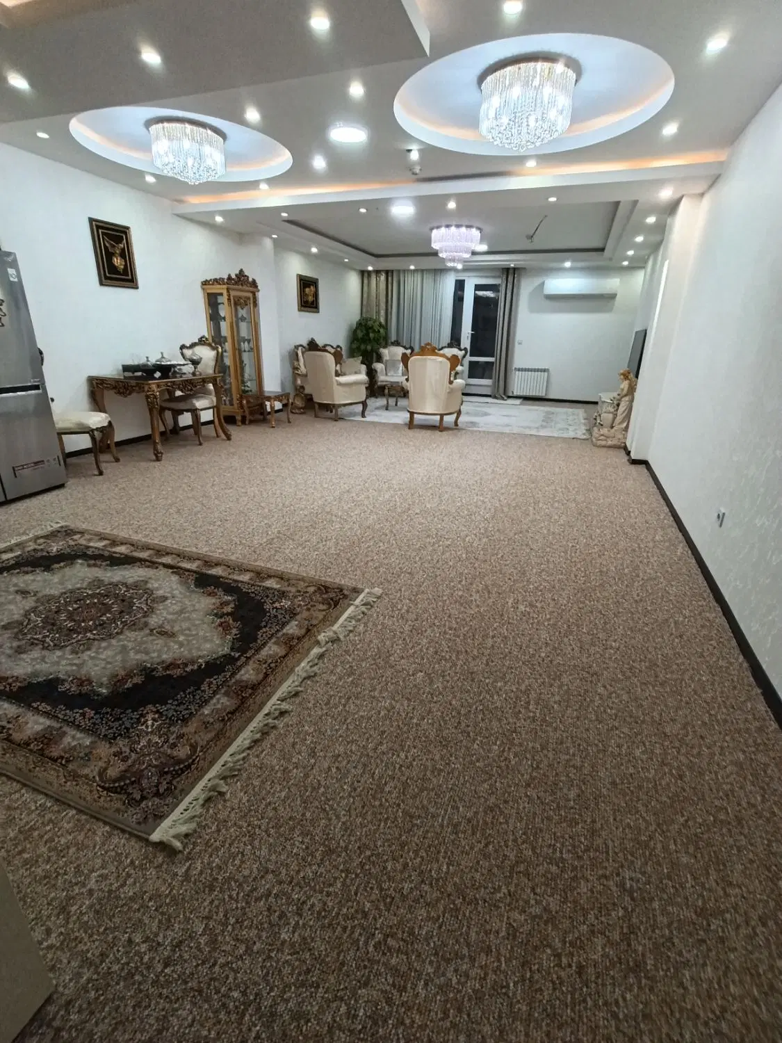 واحد ۱۳۰ متری گلستان سازنده برند
