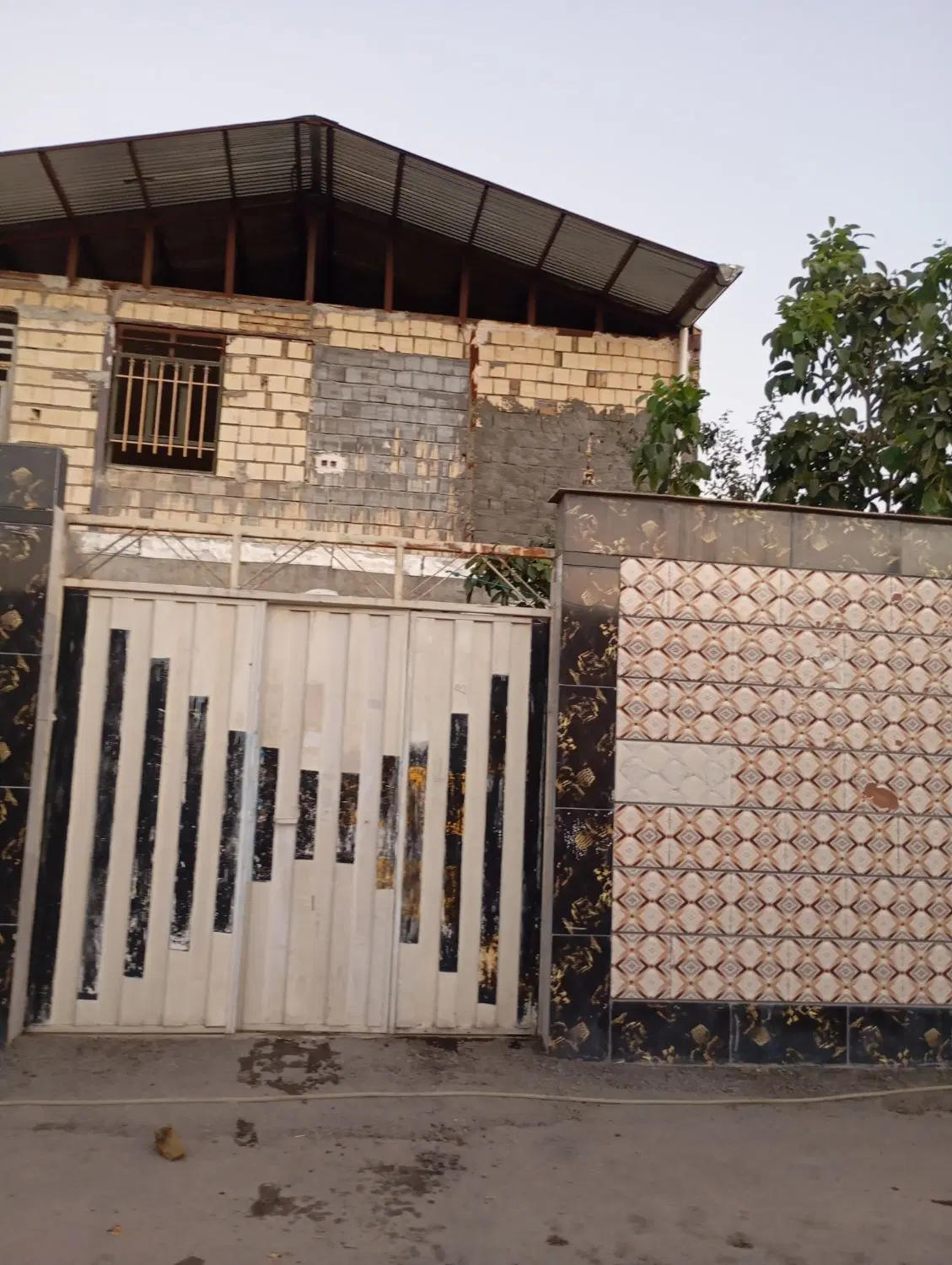 خانه در همت آباد