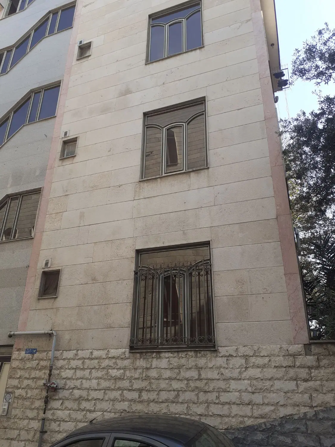 فرعی دنج و دسترسی به مراکزخرید