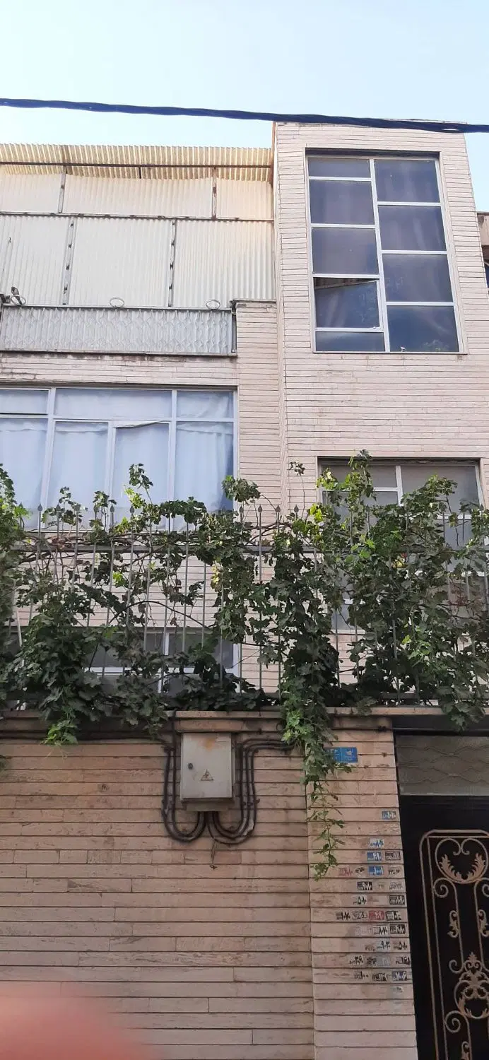 اجاره خانه ویلایی ۴ طبقه بسیار تمیز