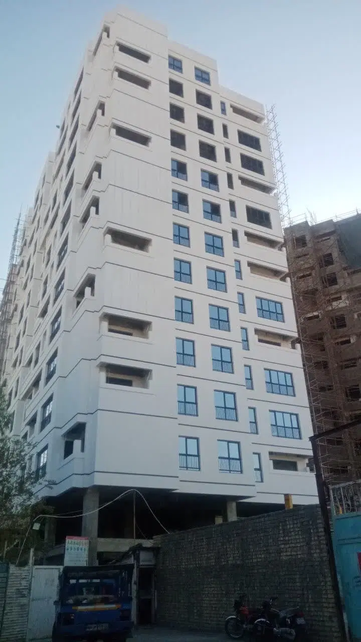 برج نوین اتیما ۹۰ متر رو به خیابان