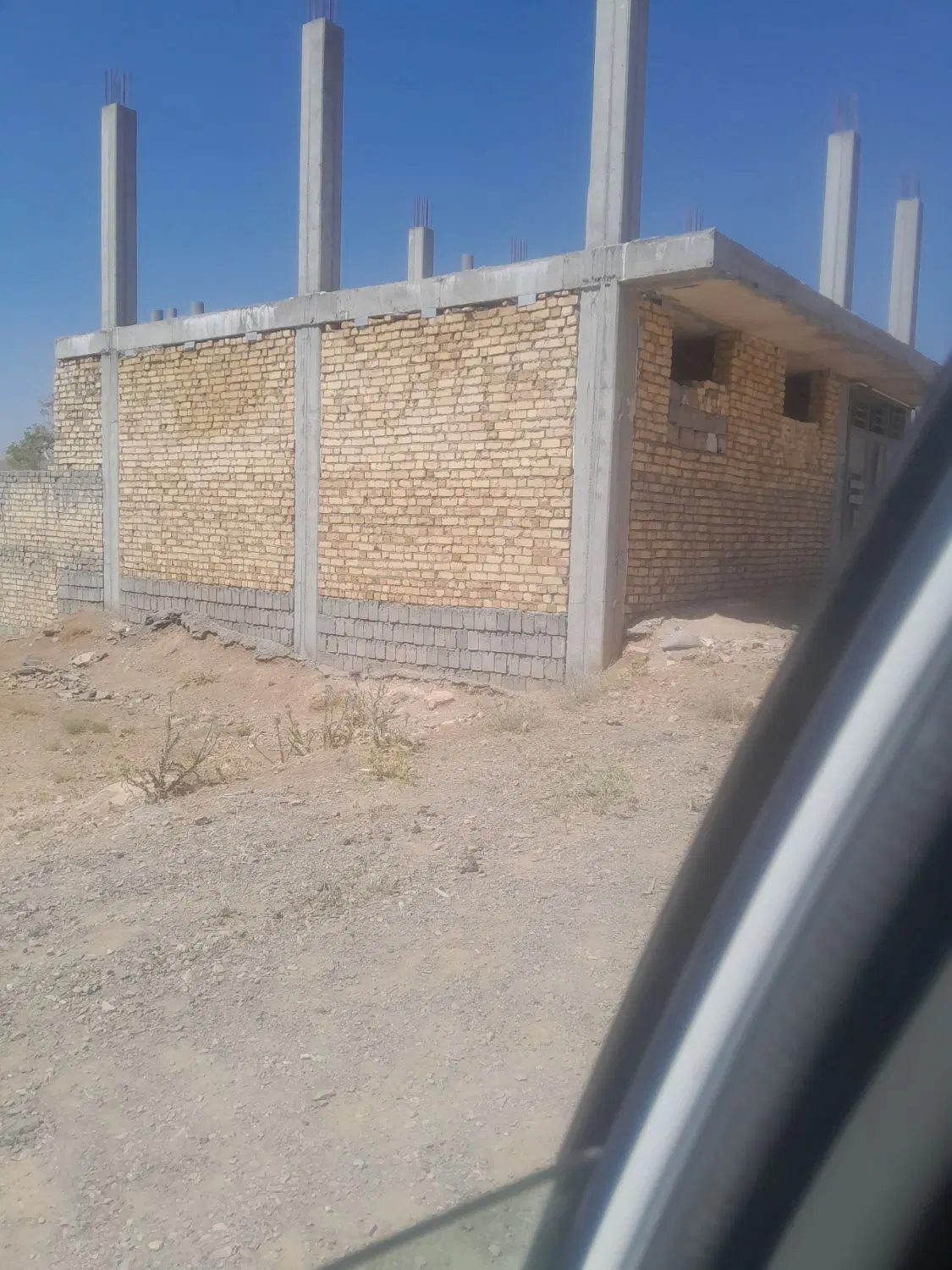 زمین مسکونی با پروانه ۲ طبقه