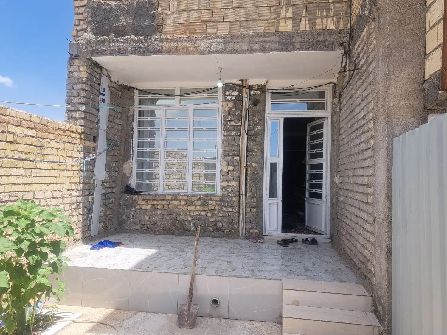 فروش ی منزل مسکونی دوطبقه  وزیراباد