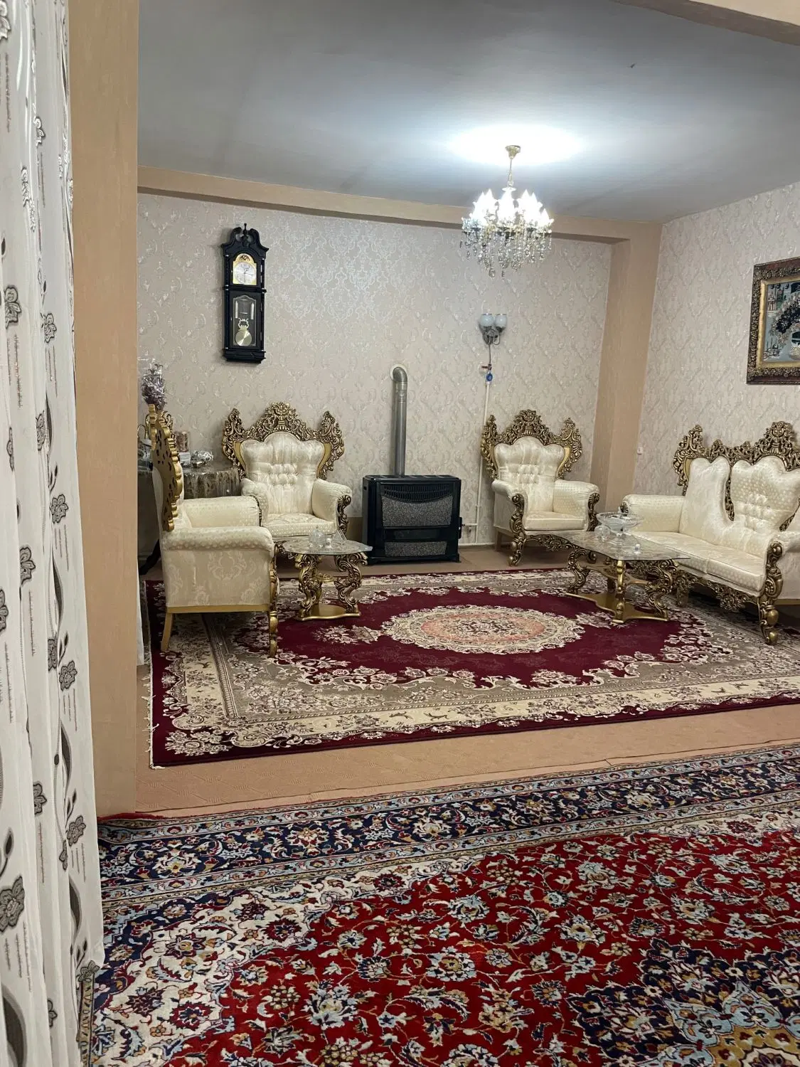 آپارتمان 2طبقه با حیاط( ایده لو)
