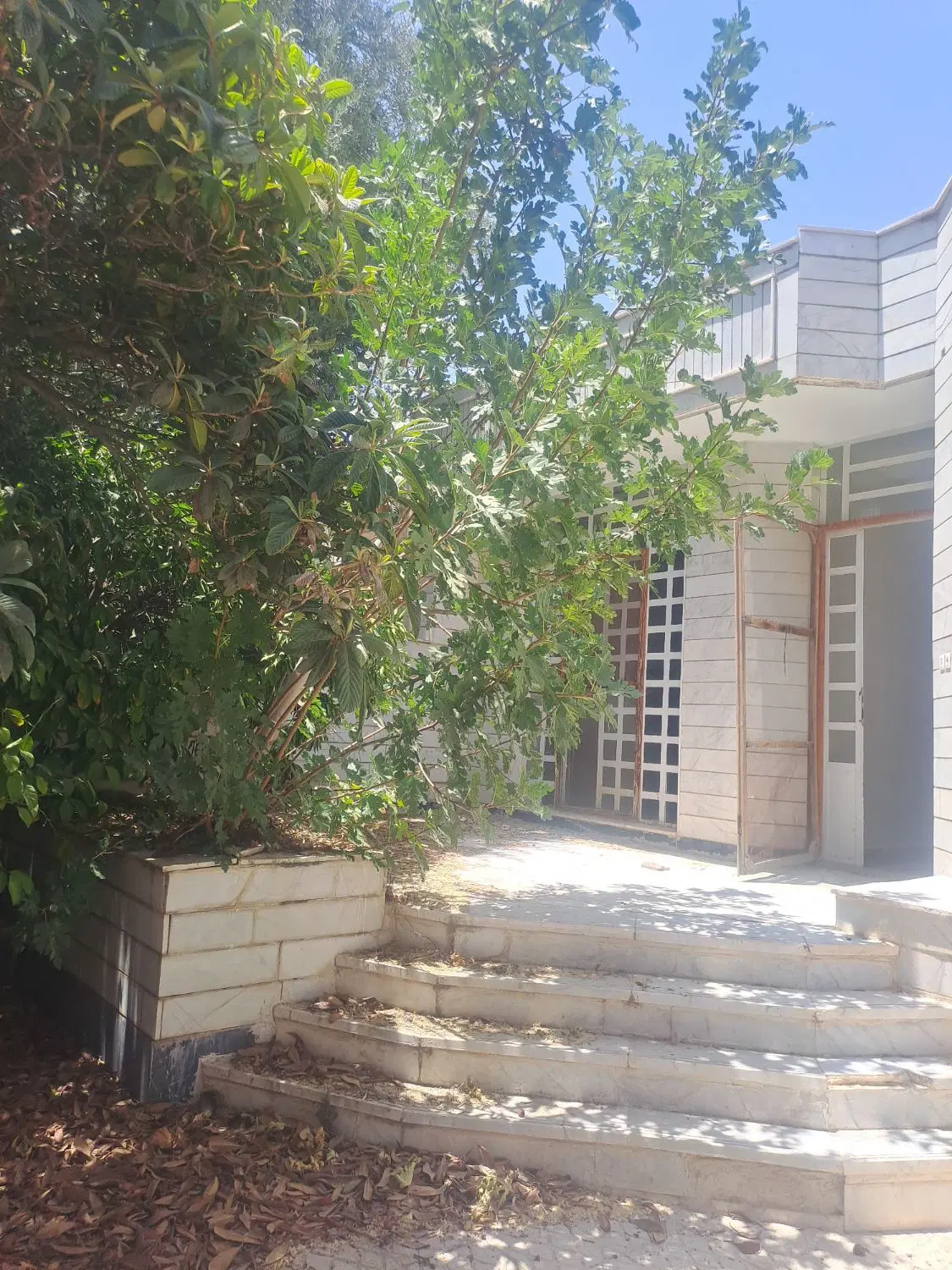 فروش ویلایی ۳۲۰ متری بلوار هرمزگان