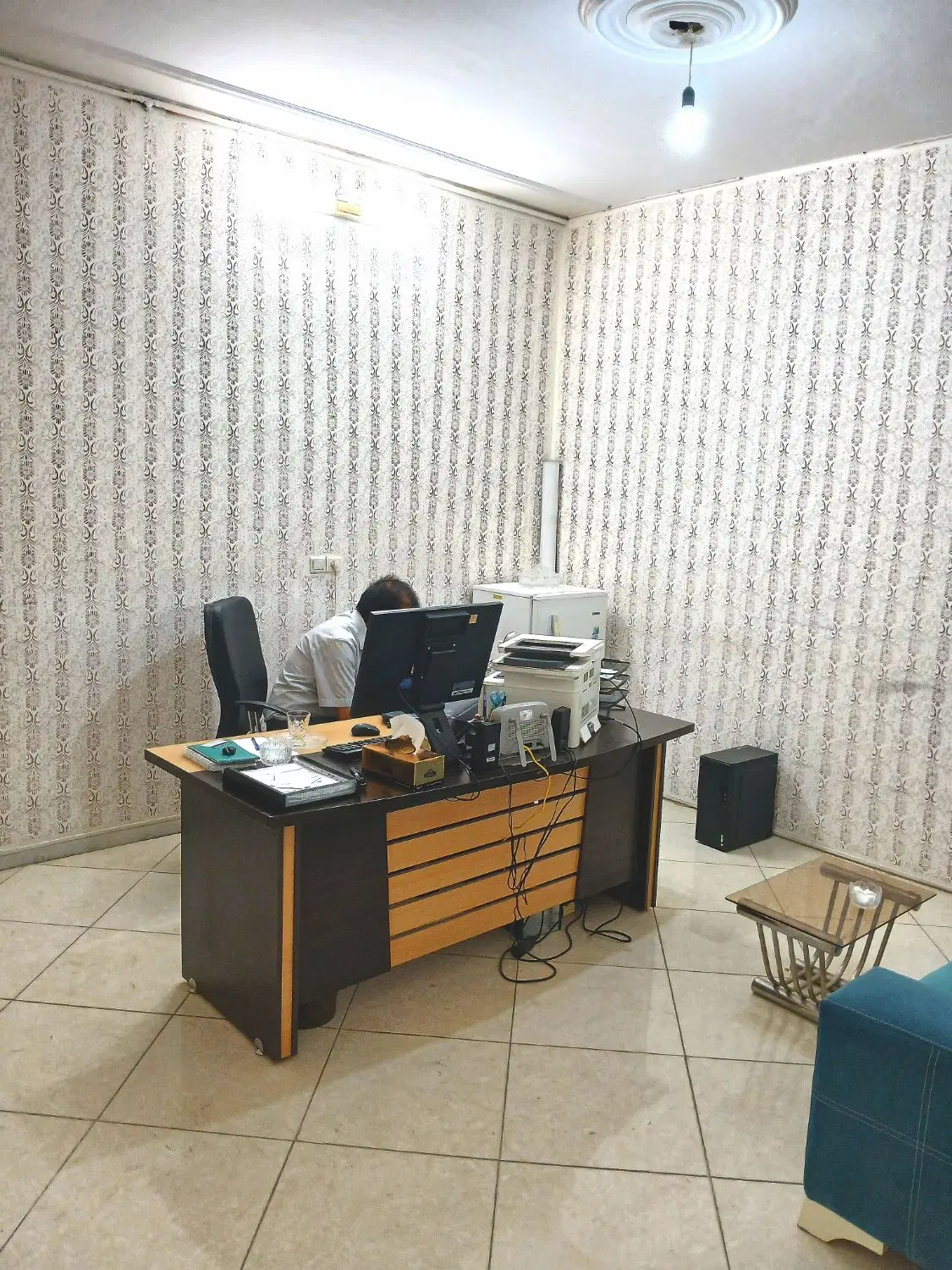 فضای کار اداری متمایز و آرام